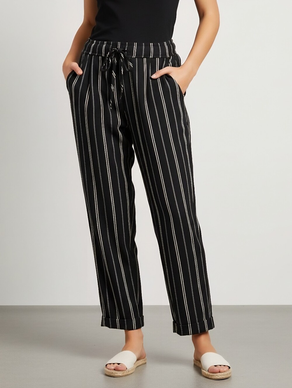 🟣 Sz S Faith and Joy by Monteau Black and White Pinstripe Women's Pants